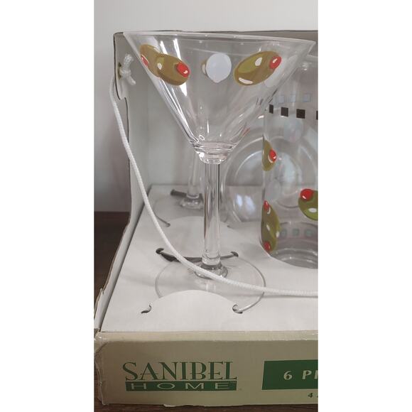 Sanibel Home Acrylic Pitcher And 4 Martini Glasses With Olive Pattern D1 - Picture 4 of 6